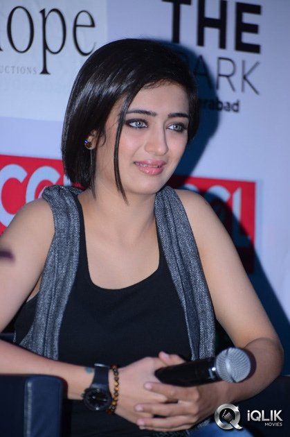 Akshara-Haasan-at-Shamitabh-Movie-Press-Meet